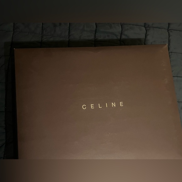 NIB: CELINE Checkered Throw Blanket w/ Triomphe Logo, Tan/White, 4' 7" × 6' 7" - Picture 7 of 7